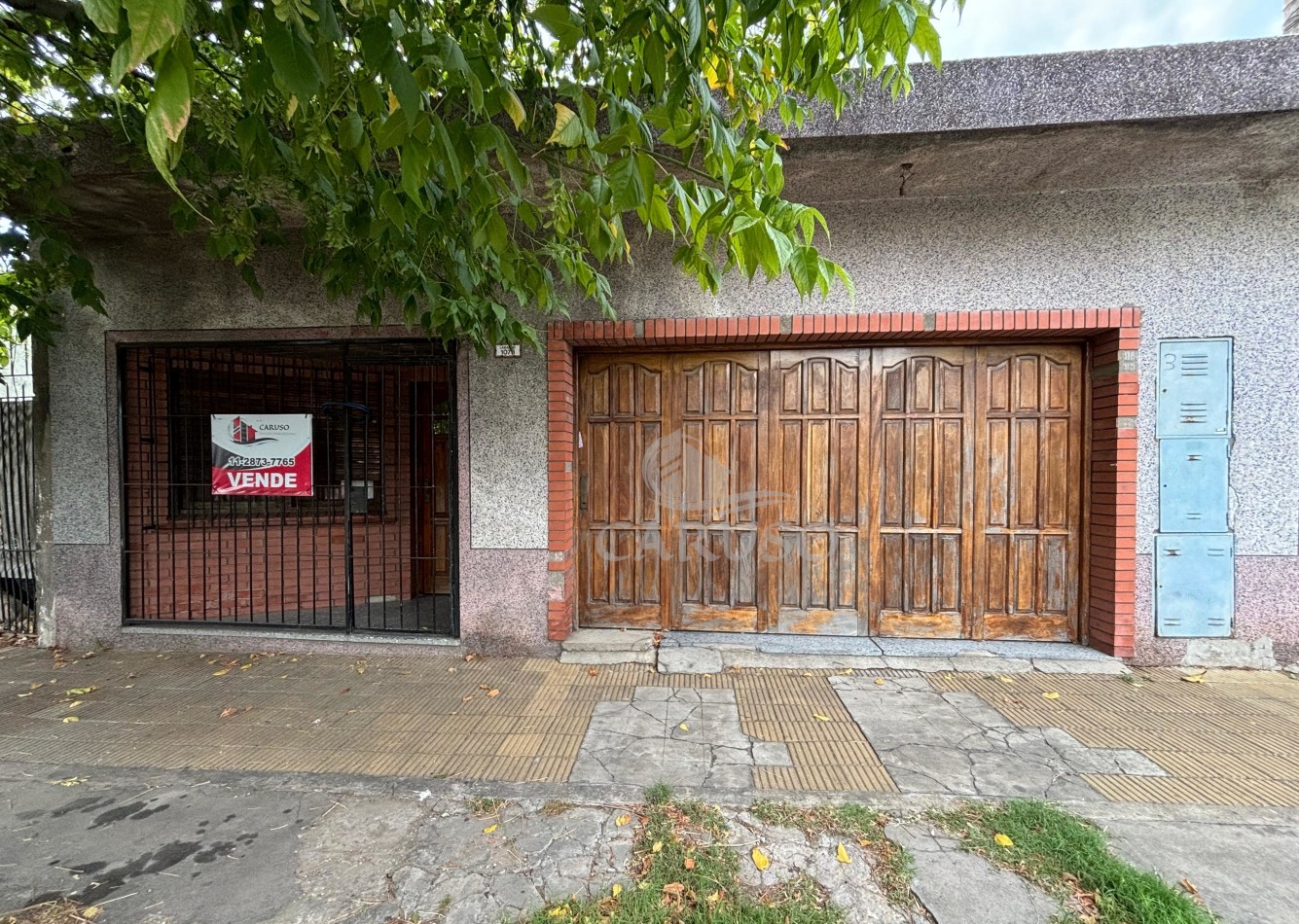 Casa PH al frente para reciclar en Bernal Oeste
