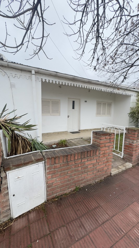 Casa DOS DORMITORIOS en Villa Cabrera