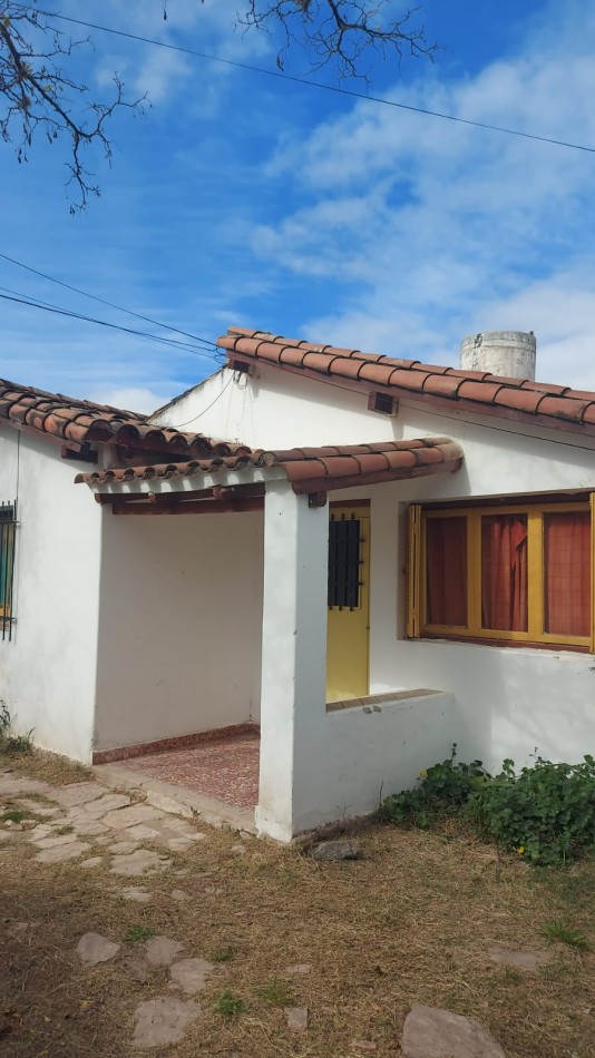 Oportunidad el precio+ bajo! Casa chalet + dpto en Valle Hermoso 