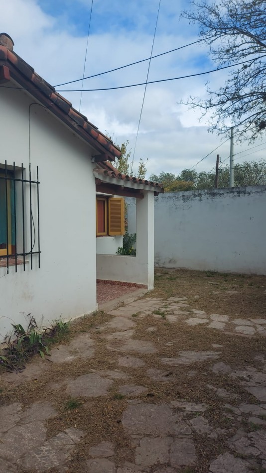 Oportunidad el precio+ bajo! Casa chalet + dpto en Valle Hermoso 