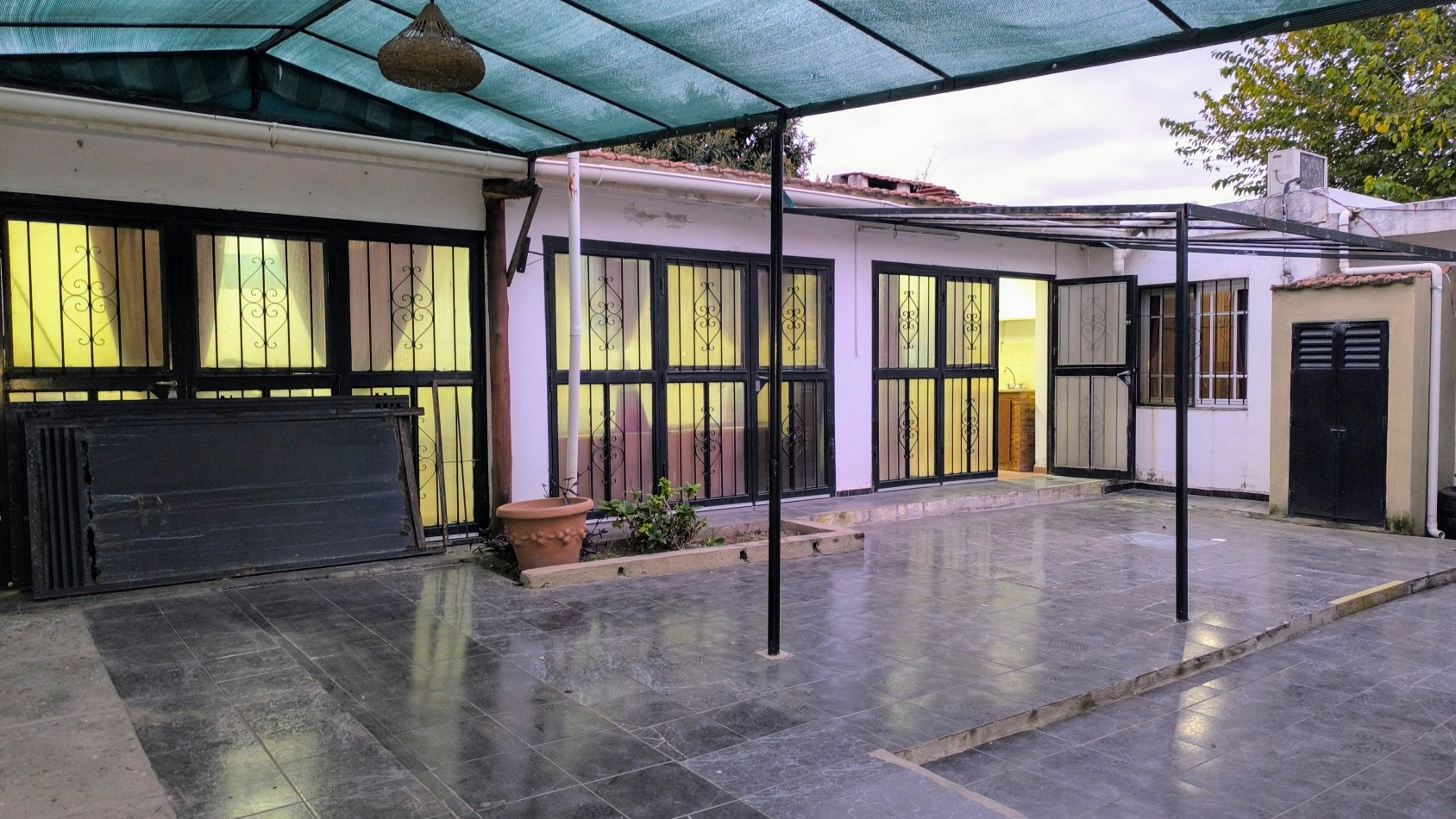 REBAJADA  casa de 3 dorm./ 2 baños-Villa Carlos Paz 