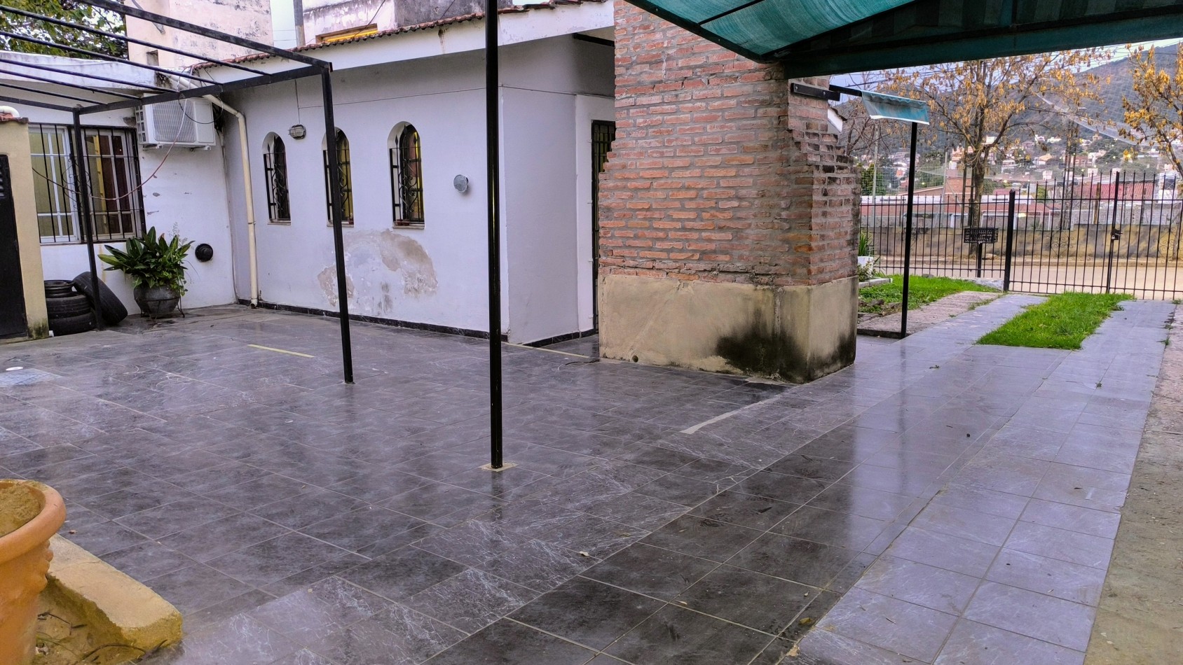 REBAJADA  casa de 3 dorm./ 2 baños-Villa Carlos Paz 