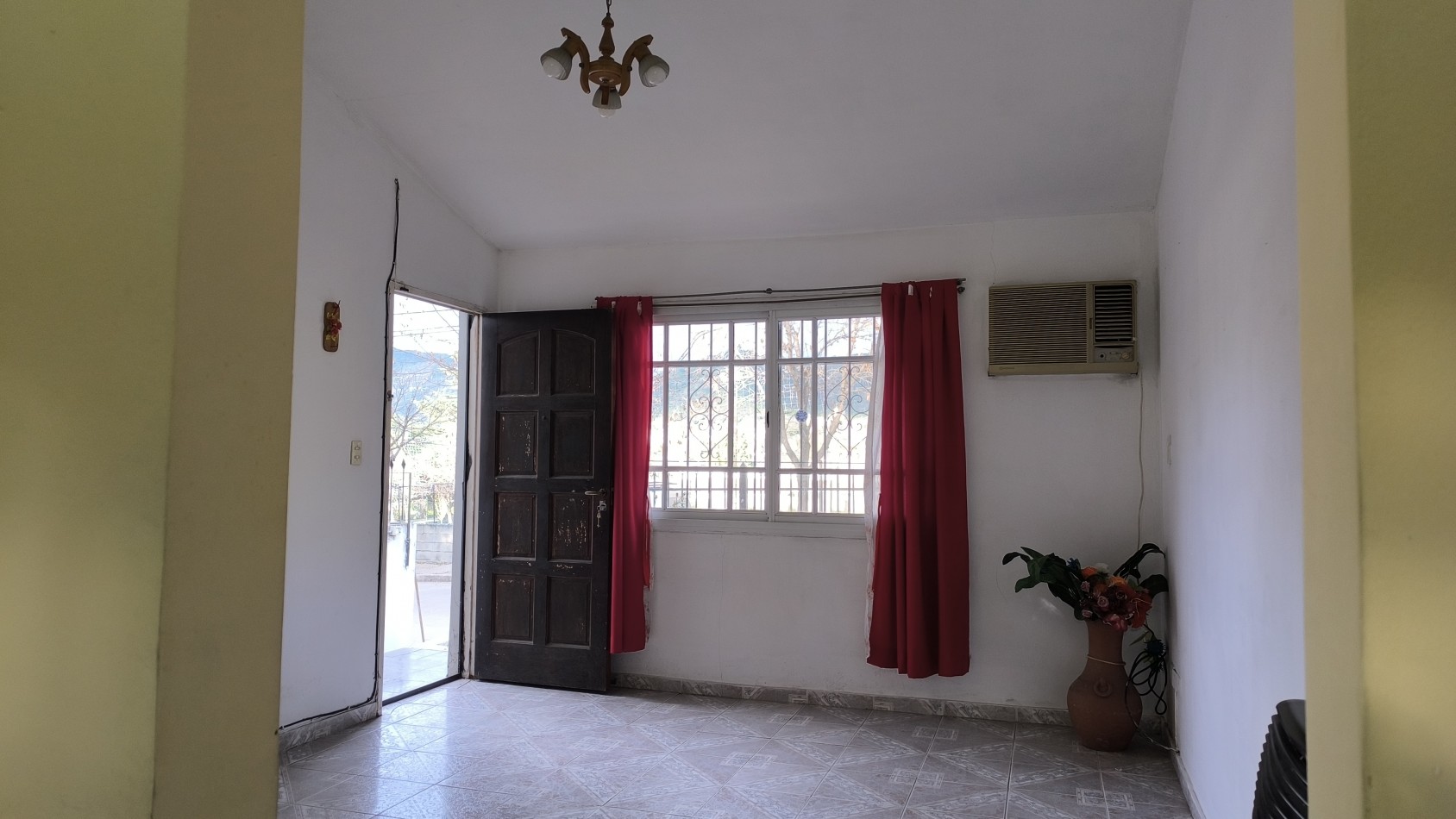 REBAJADA  casa de 3 dorm./ 2 baños-Villa Carlos Paz 