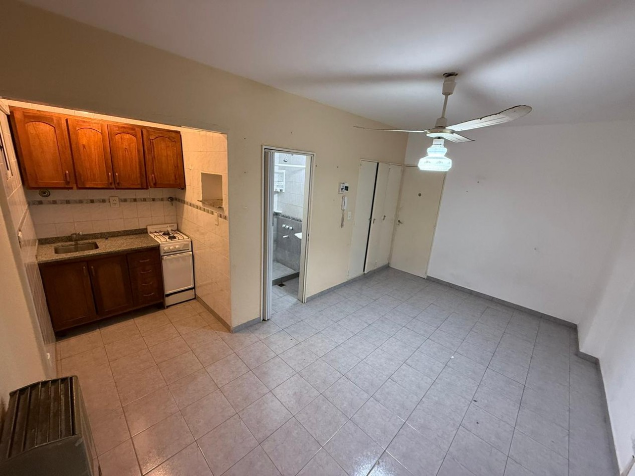 DEPARTAMENTO MONOAMBIENTE CON PATIO ZONA TORREON.