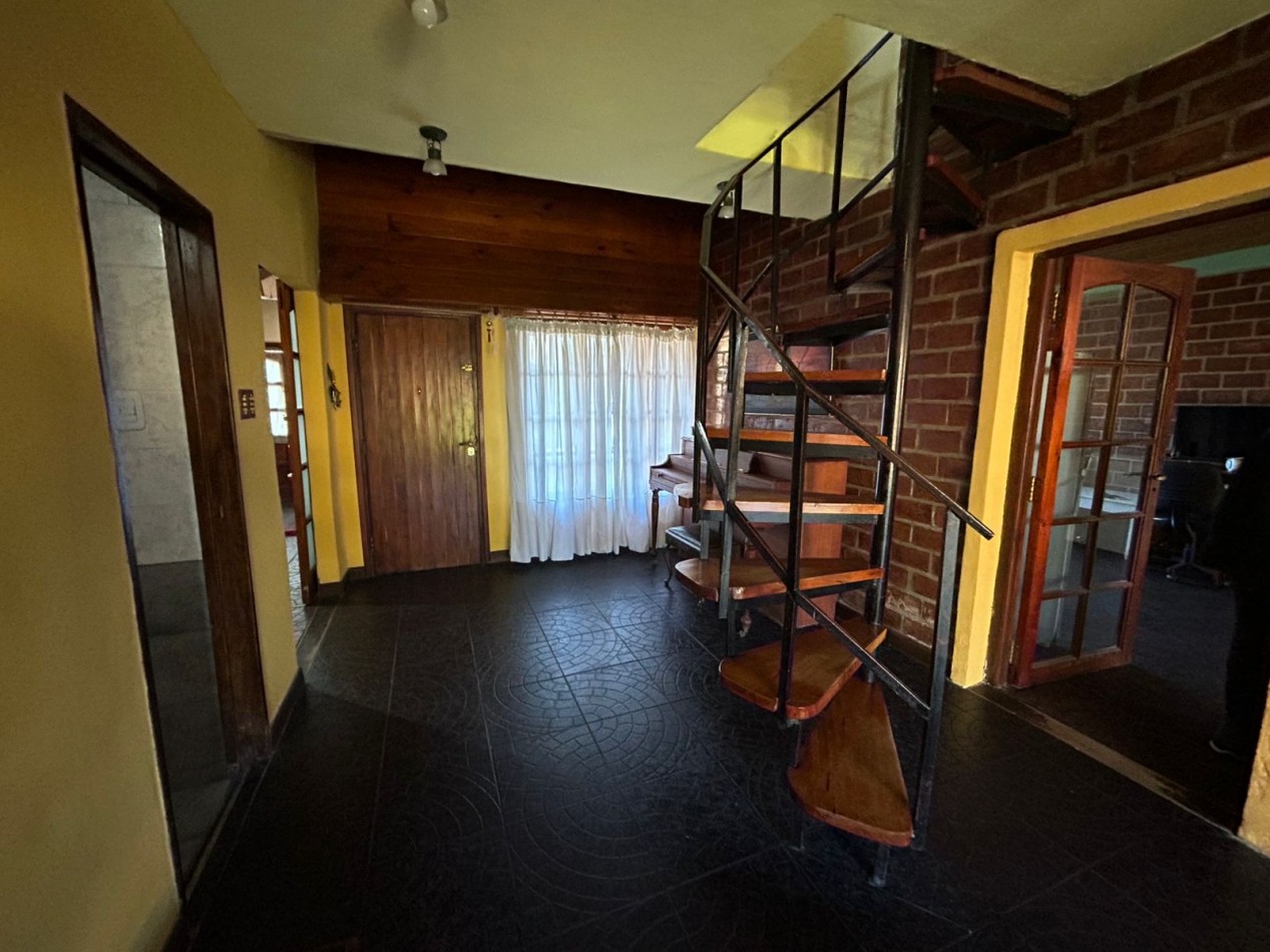 CASA 5 AMBIENTES CON PILETA CLIMATIZADA APTO CREDITO.