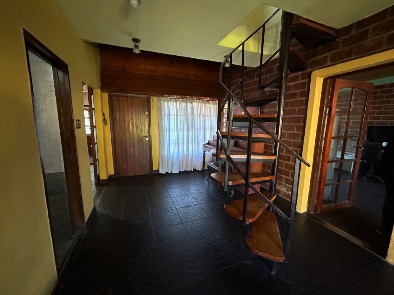 CASA 5 AMBIENTES CON PILETA CLIMATIZADA APTO CREDITO.