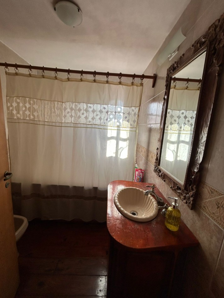 CASA 5 AMBIENTES CON PILETA CLIMATIZADA APTO CREDITO.