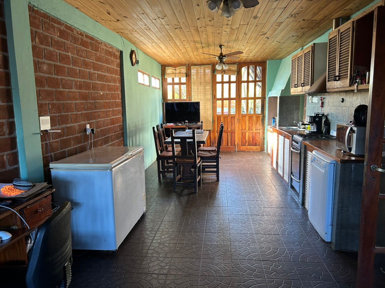 CASA 5 AMBIENTES CON PILETA CLIMATIZADA APTO CREDITO.