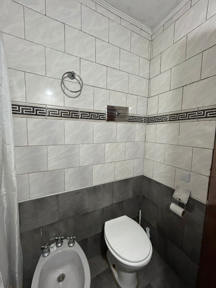 CASA 5 AMBIENTES CON PILETA CLIMATIZADA APTO CREDITO.