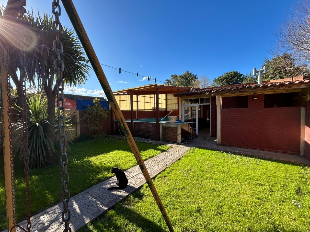 CASA 5 AMBIENTES CON PILETA CLIMATIZADA APTO CREDITO.