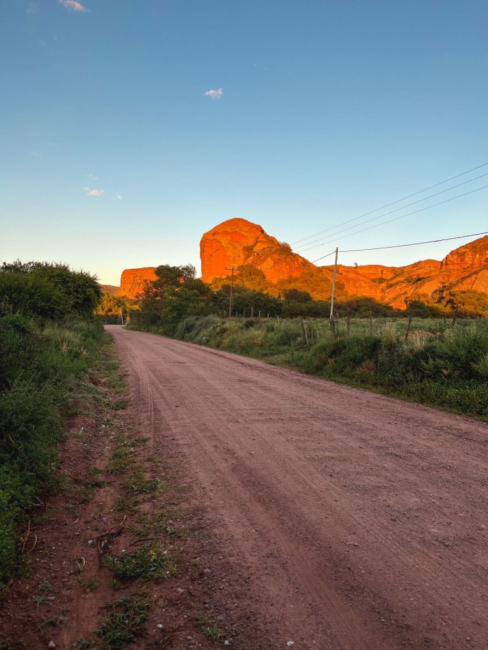 Se venden dos exclusivos terrenos en Ongamira, sobre Ruta 17. 