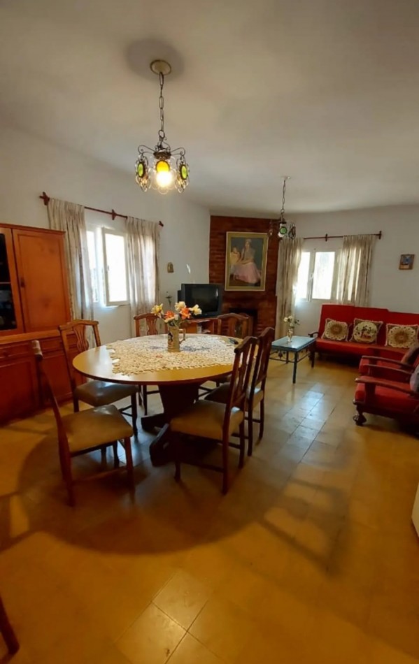 Casa 3 Dorm, pileta, cochera frente al rio 