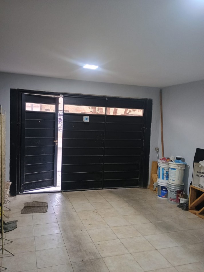 VENDO Hermosa Casa 2 Plantas Barrio Talleres Sur Av.Principal, Zona Comercial Cordoba capital 