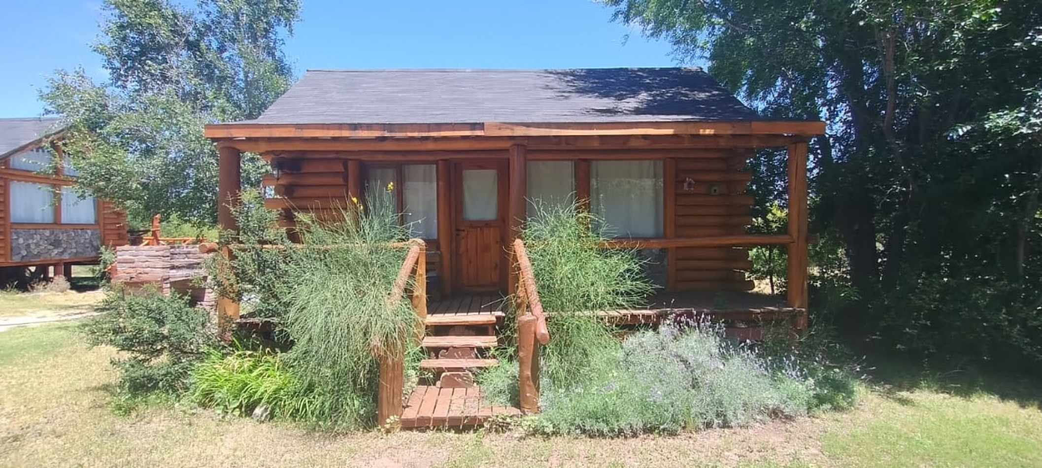 VENDE CASA Y 4 CABAÑAS EN SIERRAS MARIANAS VILLA DE LA QUEBRADA