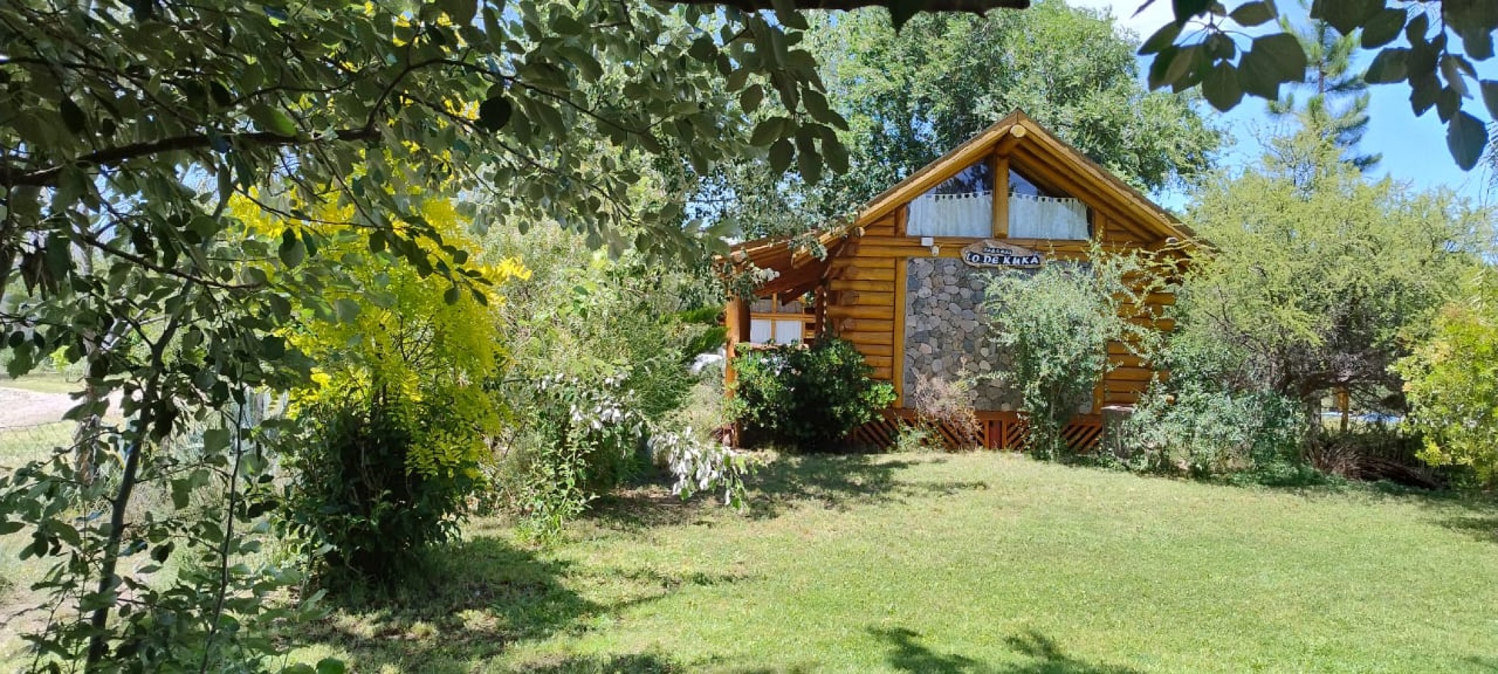 VENDE CASA Y 4 CABAÑAS EN SIERRAS MARIANAS VILLA DE LA QUEBRADA