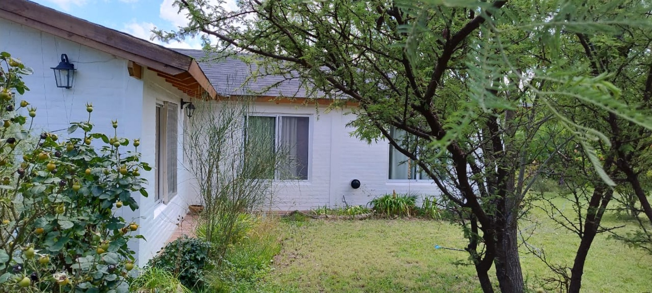 VENDE CASA Y 4 CABAÑAS EN SIERRAS MARIANAS VILLA DE LA QUEBRADA