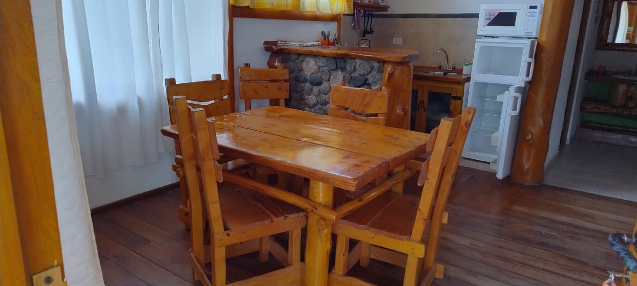 VENDE CASA Y 4 CABAÑAS EN SIERRAS MARIANAS VILLA DE LA QUEBRADA