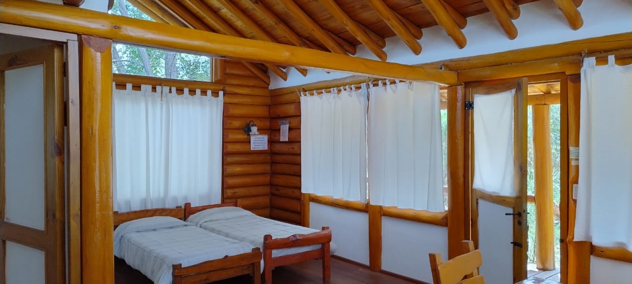 VENDE CASA Y 4 CABAÑAS EN SIERRAS MARIANAS VILLA DE LA QUEBRADA