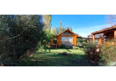 VENDE CASA Y 4 CABAÑAS EN SIERRAS MARIANAS VILLA DE LA QUEBRADA